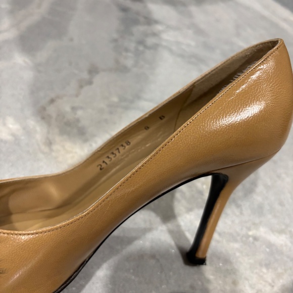 STUART WEITZMAN WOMENS CAMEL PUMP - Picture 14 of 16